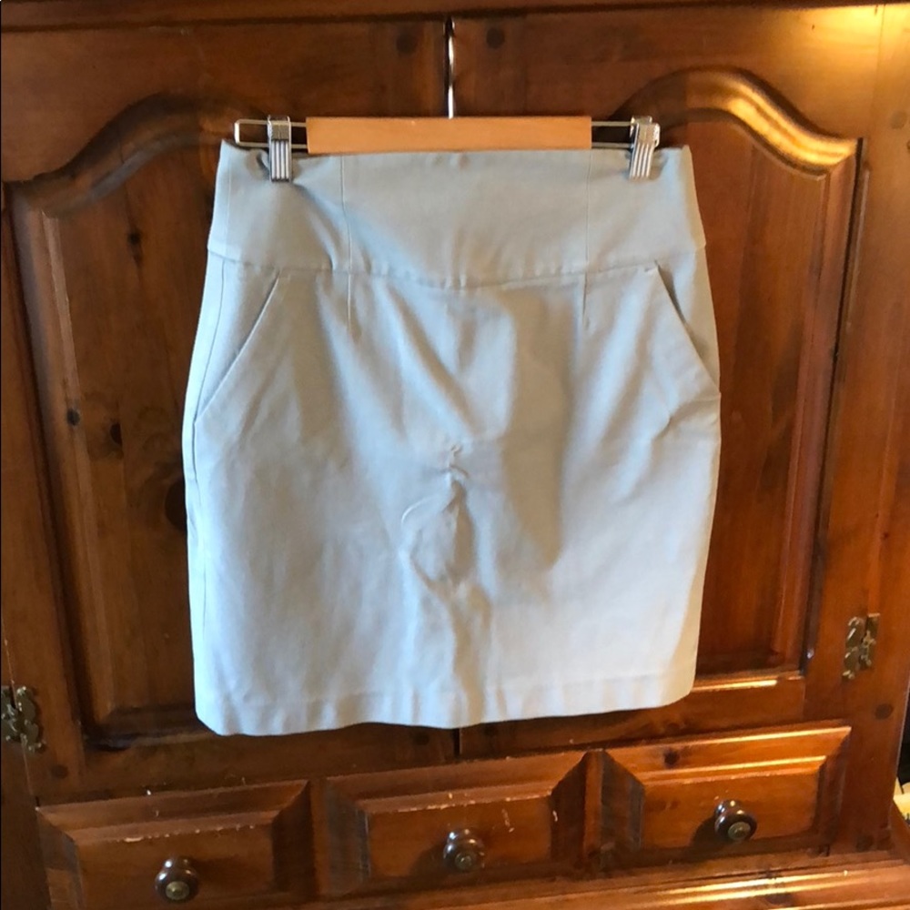 It’s a Banana Republic Stretch Skirt